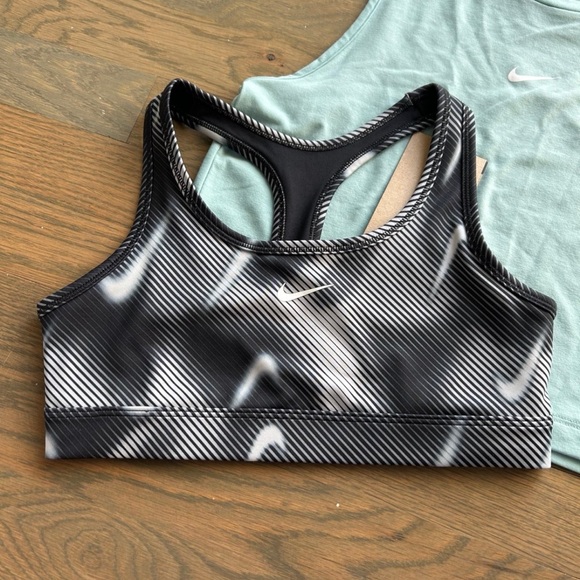 NWT Nike Girls Set size Large - Picture 2 of 4